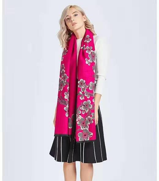 一枝梅提花长巾 商品图7