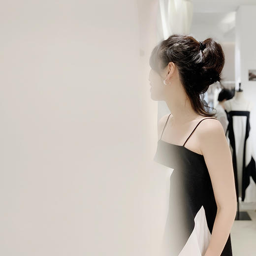 ETHOR | Black & White Long Dress [细肩带连衣裙] 商品图0