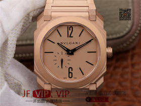 宝格丽2018新款OCTO Finissimo魅力男士41毫米的镀铑玫瑰金/精钢/钛喷砂三种表壳，腕表配备业内最薄的自制Calibre BVL 138机械自动上链机芯，珍珠陀摆锤，厚度极为纤薄