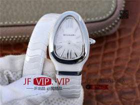 BV宝格丽SERPENTI系列白色陶瓷与黑陶瓷腕表以精美蛇形向众人展现时尚奢华之美。表圈处镶嵌切割美钻，精美奢华