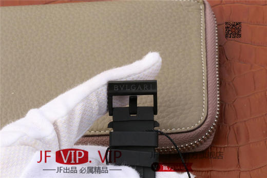 宝格丽 OCTO系列102737腕表，表径41X10mm，100%进口316L精钢表壳使用cnc数控机床精雕细琢，搪瓷表盘经过十几道工序制作而成 商品图13