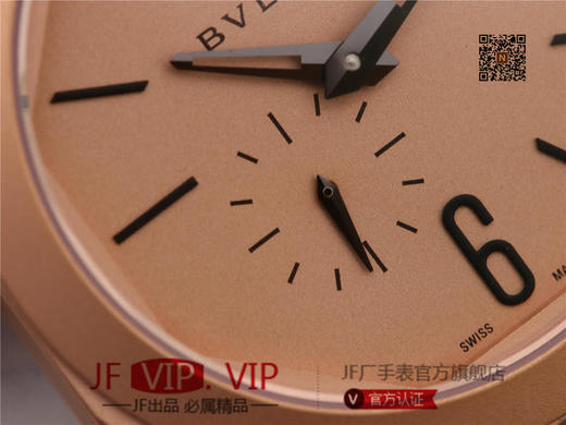 宝格丽2018新款OCTO Finissimo魅力男士41毫米的镀铑玫瑰金/精钢/钛喷砂三种表壳，腕表配备业内最薄的自制Calibre BVL 138机械自动上链机芯，珍珠陀摆锤，厚度极为纤薄 商品图4