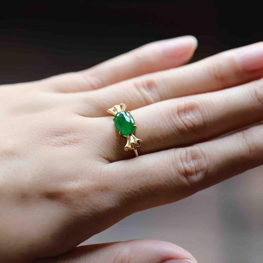 冰种阳绿翡翠糖果戒指设计师款18k黄金镶嵌 商品图10