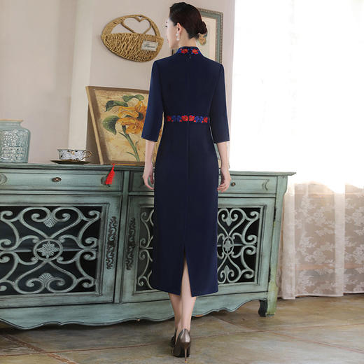 DLQ-A1803新款高端中长款圆襟优雅绣花旗袍连衣裙 商品图2