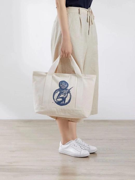 海明威诞辰120周年纪念礼盒 商品图3