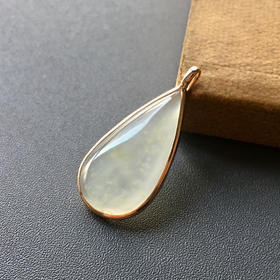 冰种雪花棉翡翠大水滴素面18k玫瑰金镶嵌