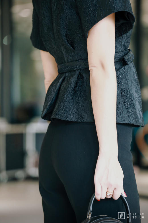 AtelierMissLu / Laia-黑色收腰短袖西装外套 商品图3