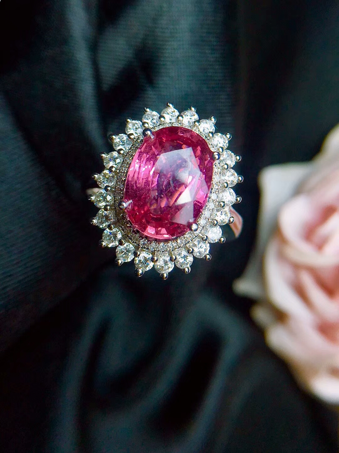 18k金无烧粉蓝宝石戒指,无烧粉蓝宝,干净无裂,火彩美!温婉优雅!