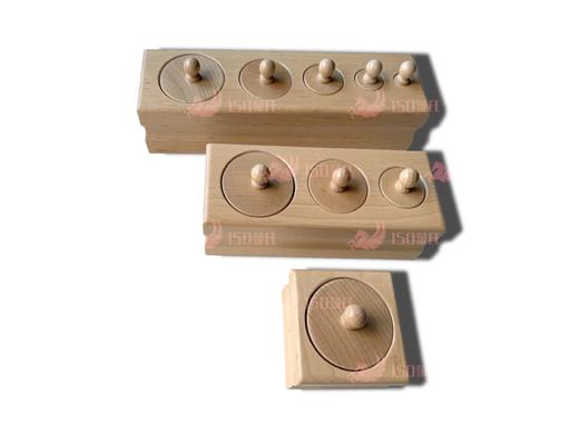 三个带插座圆柱体 商品图0