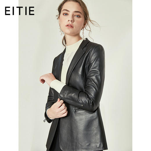 【下架，次品】EITIE爱特爱女装秋季韩版黑色V翻领时尚修身气质皮衣短款6093701 商品图0