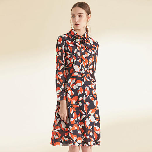 EITIE爱特爱女装初秋季新款长袖系带收腰显瘦时尚印花连衣裙6007705 商品图2
