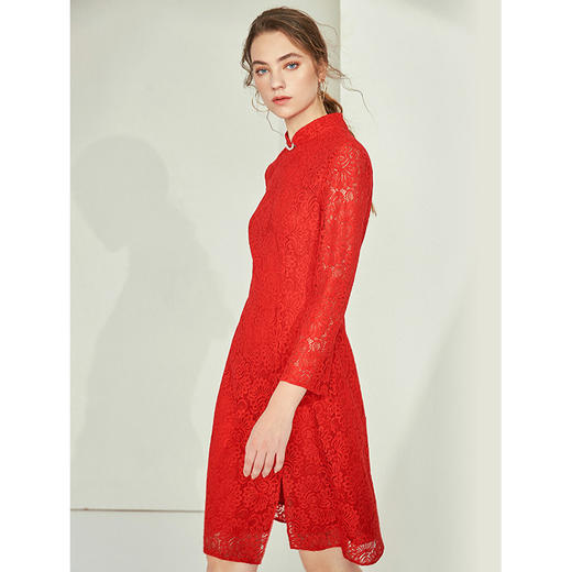 EITIE爱特爱女装秋季新钉珠开叉茶卡盐湖红色修身蕾丝连衣裙C1907304 商品图4