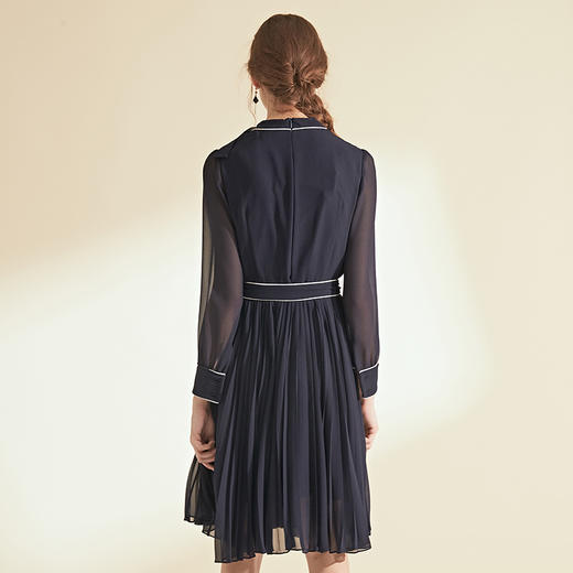 EITIE爱特爱女装初秋季收腰显瘦系带拼色压褶连衣裙6007704 商品图3