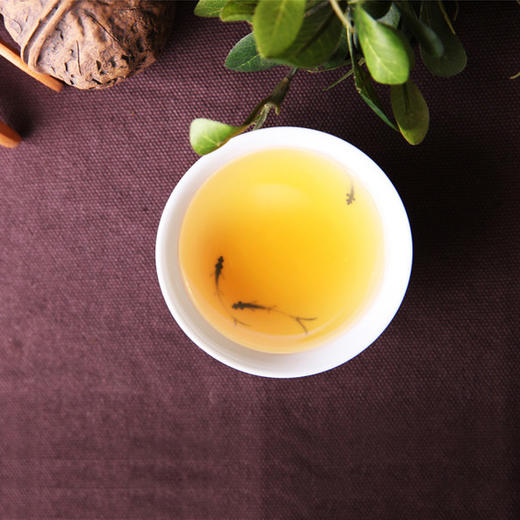 吉顺号云南普洱茶 2016年吉庆有余生茶砖1000g/片 商品图3