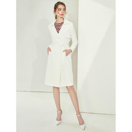 EITIE爱特爱女装初秋季新品简约斑驳领绑带风衣外套中长薄款6004702 商品图2