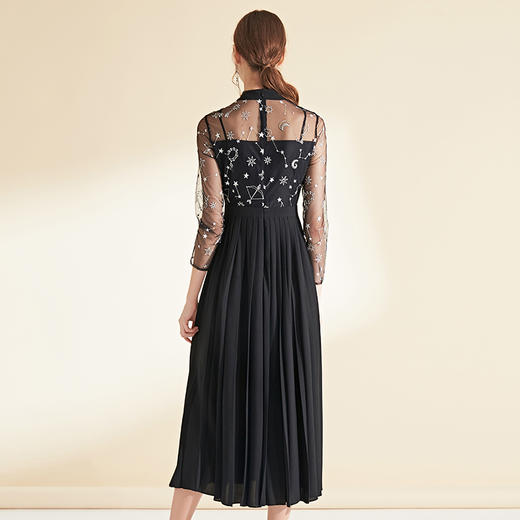 EITIE爱特爱女装初秋新款网纱绣花性感气质蓬蓬连衣裙长款黑C1907314 商品图3