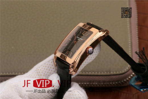 GS江诗丹顿历史名作系列86300款 光泽亮丽的方形外壳，内衬简洁的麦穗面盘，搭配意大利小牛皮表，最大限度还原正品的艺术感官。 商品图7