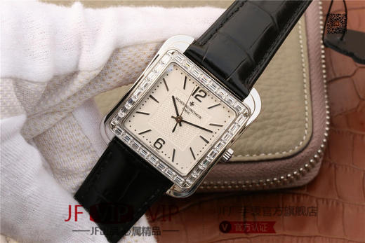 GS江诗丹顿历史名作系列86300款 光泽亮丽的方形外壳，内衬简洁的麦穗面盘，搭配意大利小牛皮表，最大限度还原正品的艺术感官。 商品图2