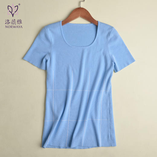 减龄也是妥妥的 四平工艺 格纹天丝针织套头衫