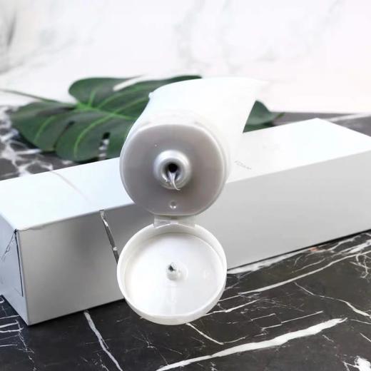 日本院线Luara蚕丝洗面奶 保湿深层清洁去黑头粉刺 温和适合敏感肌 180g 商品图3