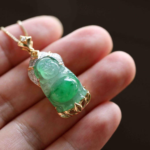 冰种阳绿俏色厚庄翡翠站佛18k黄金钻石镶嵌 商品图7