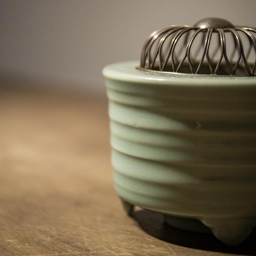 苏山款青瓷香炉 商品图1