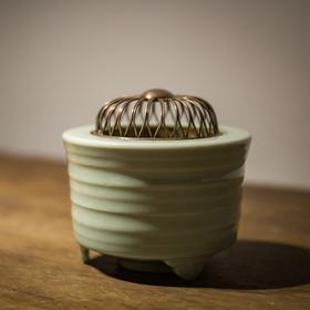 苏山款青瓷香炉