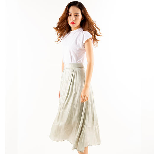 丁摩 进口记忆缎飘逸百搭褶皱裙子艾草绿时尚半身裙19-138DB149240531 商品图2