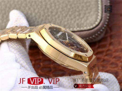 爱彼V2升级版皇家橡树26518真陀飞轮男士腕表。这是一项对精度密要求极其严苛的高级制表工艺，丝毫分差都可能会影响机芯的走时精度或防震效果 商品图5