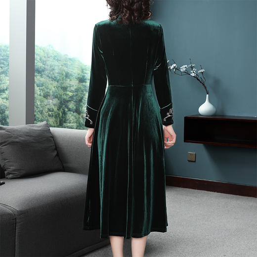 MWYG-9GC6112新款长款民族风丝绒连衣裙长袖刺绣连衣裙 商品图3