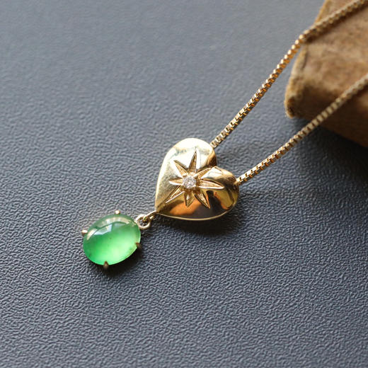 高冰种阳绿翡翠蛋面吊坠18k黄金钻石镶嵌 商品图0