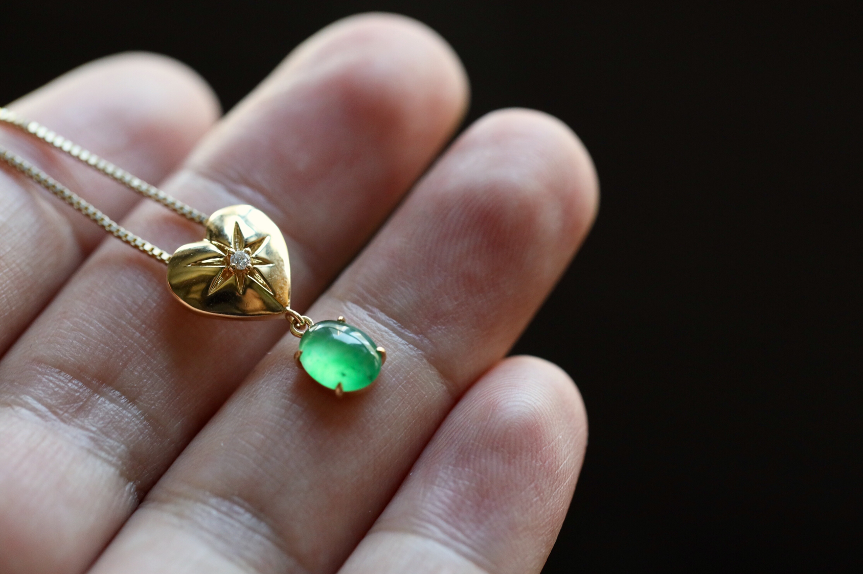 高冰种阳绿翡翠蛋面吊坠18k黄金钻石镶嵌