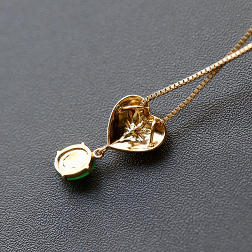 高冰种阳绿翡翠蛋面吊坠18k黄金钻石镶嵌 商品图5