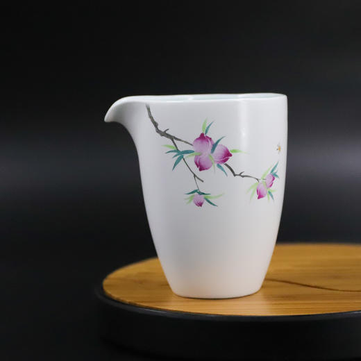 羊脂白手绘粉彩公道杯 商品图1