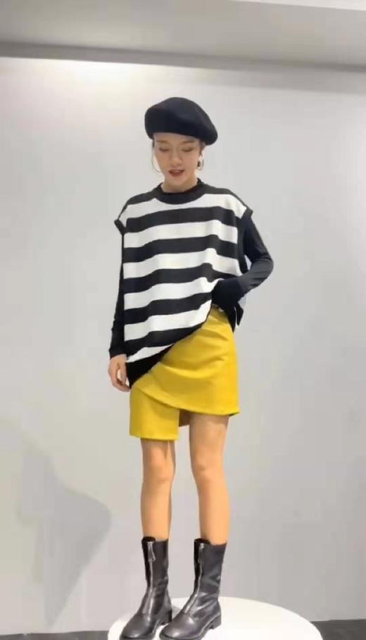 新款 黑白条纹背心 商品图0