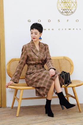 Q073#气质修身长袖格子西装套装