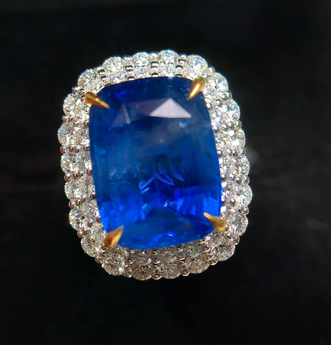 18k无烧蓝宝石戒指颜色漂亮晶体极微棉丝绒感火彩超棒的豪华钻石镶嵌