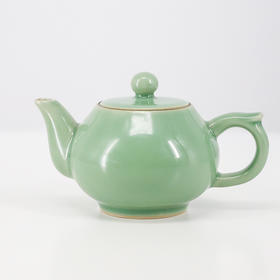 云中居 • 龙泉青瓷茶壶