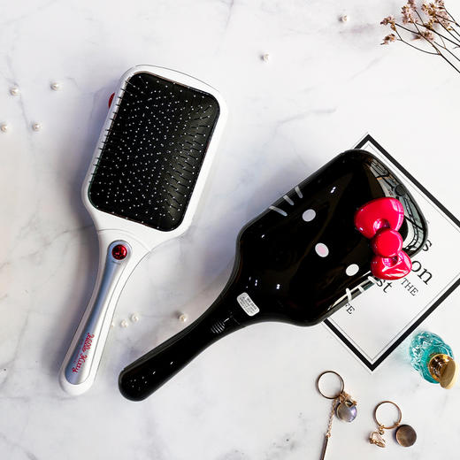 KOIZUMI日本小泉成器hellokitty猫气垫蛋卷头卷发懒人电动按摩梳JPY带授权招加盟代理 商品图2