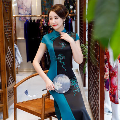 SYK-11新款复古时尚宽边拼接绣花镶钻走秀旗袍 商品图3