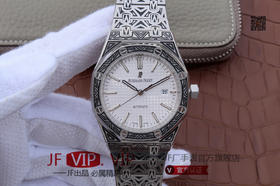 爱彼（Audemars Piguet）简称＂AP"经典皇家橡树系列。精钢表壳，八角形表圏，格纹装饰表盘，釆用日本进口机芯