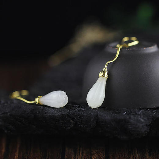 RP-EZ010500时尚新款玉兰花和田玉S925纯银耳坠 商品图3