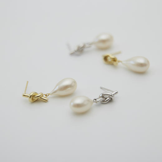 Pearl moments TIE KNOTS WITHNO MEMORIES  结绳忘事 天然淡水珍珠耳钉 商品图3