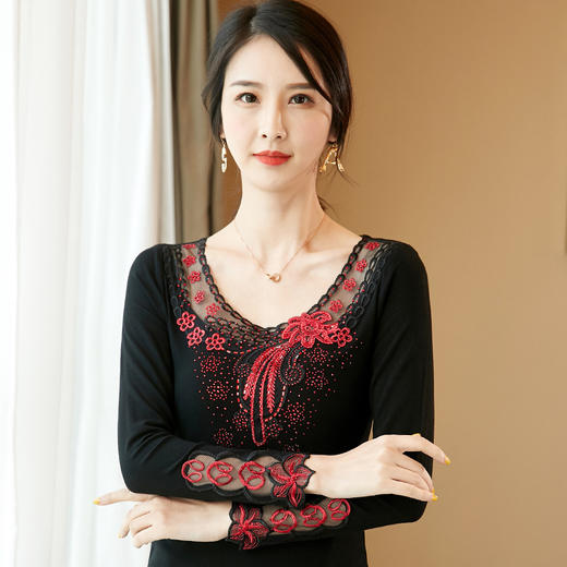 ZZ-LQ93113秋季新款女装时尚绣花长袖棉T恤 商品图1