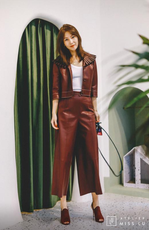 AtelierMissLu / Lucille-酒红褶皱装饰仿皮外套 商品图1