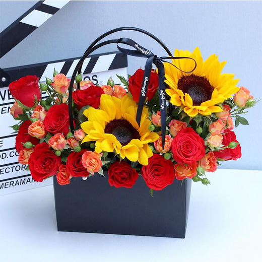 玫瑰向日葵精美混搭手提花篮-送女朋友老婆妈妈老师闺蜜生日教师节生日礼物精美时尚 商品图1