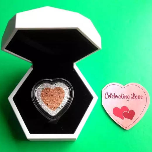 斐济2018年爱情颂歌心形双金属镶嵌纪念银币 商品图2