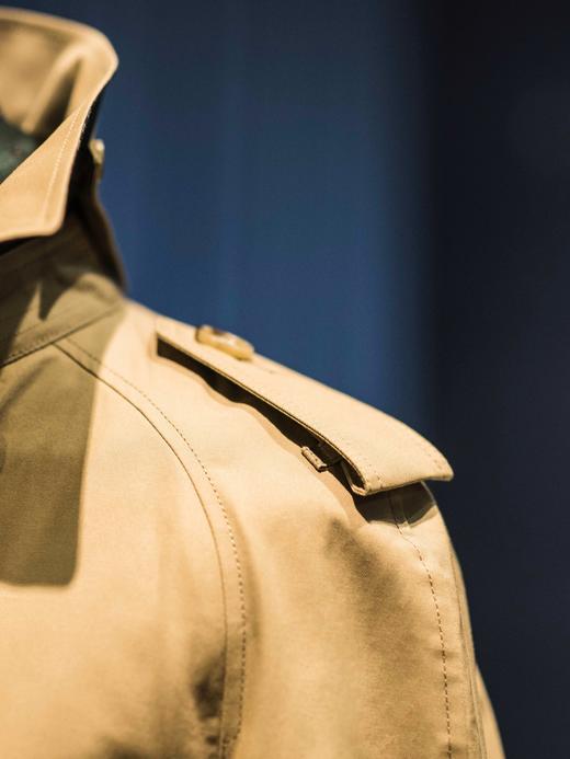 Westminster 插肩袖款日本防渗雨嘎巴甸卡其色战壕风衣 商品图9