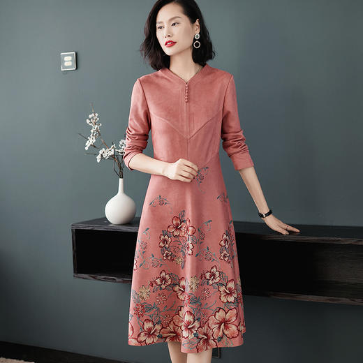 SMJR-8196296秋季新款印花长袖高贵麂皮绒过膝裙子 商品图2