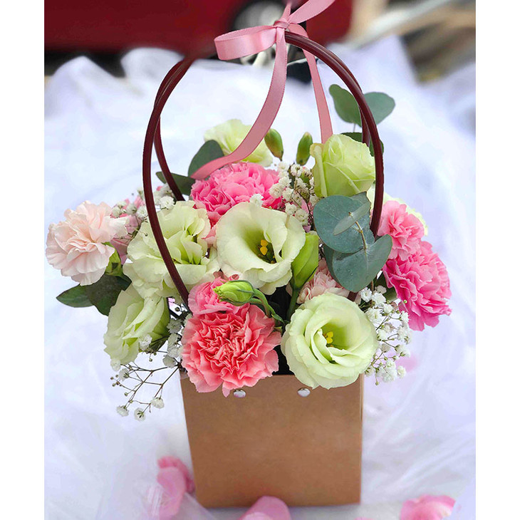 康乃馨精美混搭小花篮手提花盒送女朋友老婆妈妈老师闺蜜生日38女生节